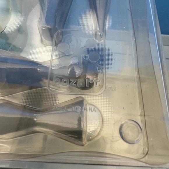 Modernist Chess Set by Karin Rashid for Bozart - Picture 7 of 10